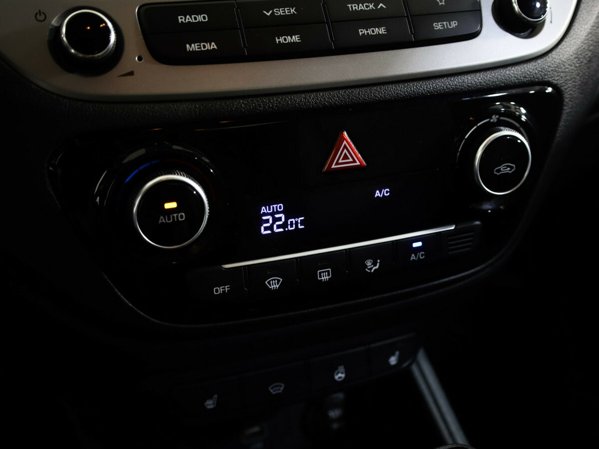 Купить Hyundai Solaris II, 2019, 147 201 км, фото №15