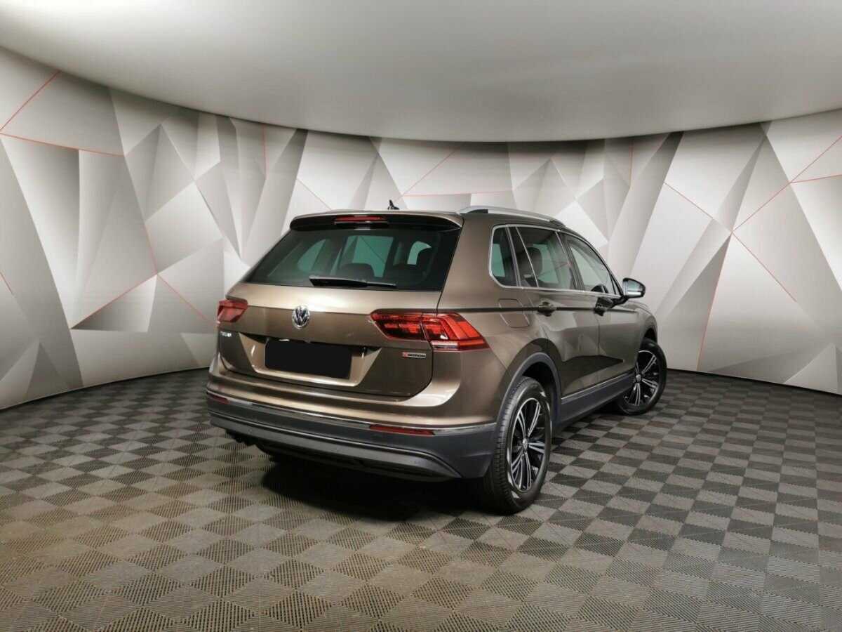 Купить Volkswagen Tiguan, 2018, 65 216 км, фото №2