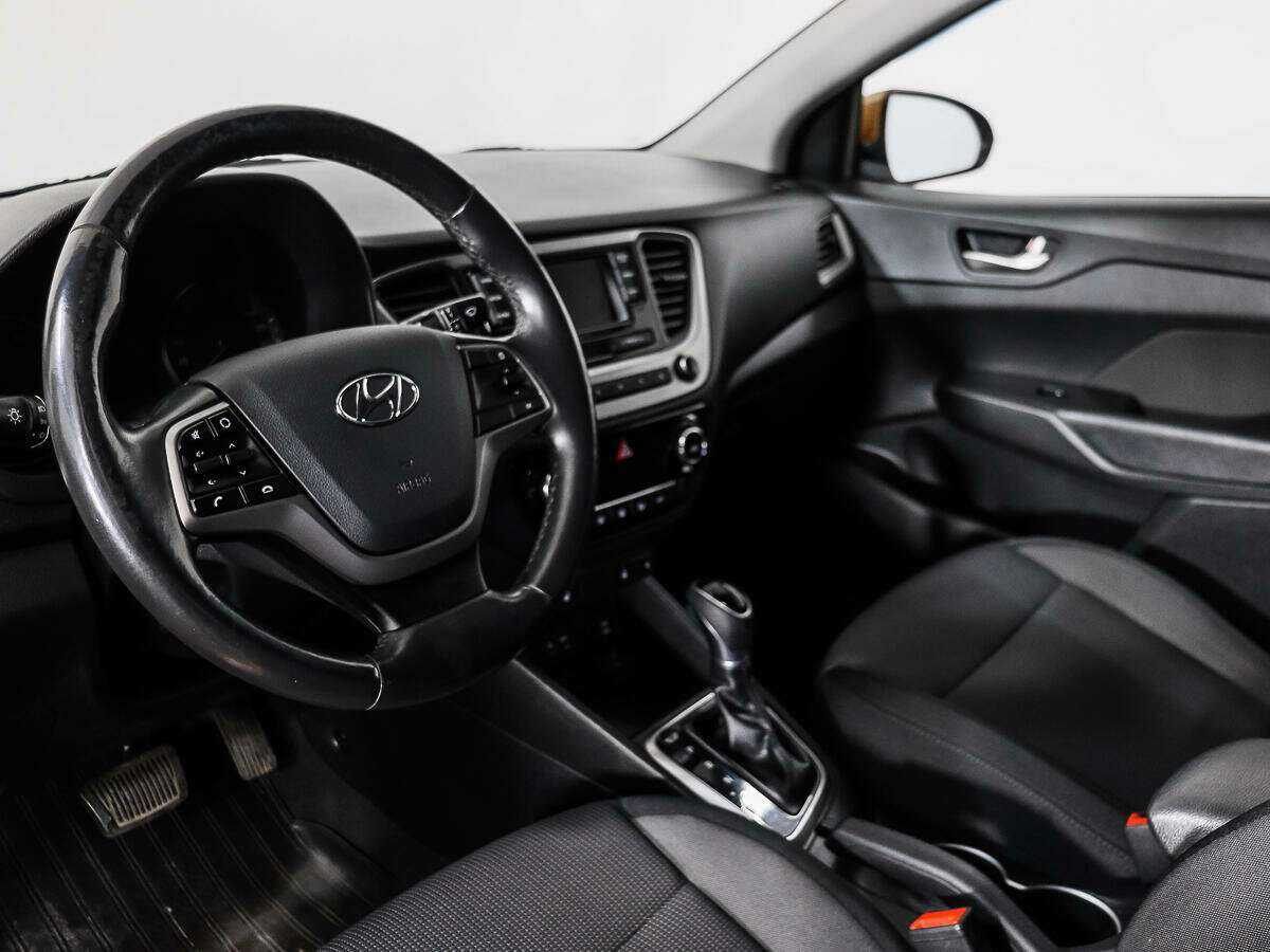 Купить Hyundai Solaris, 2017, 118 578 км, фото №9