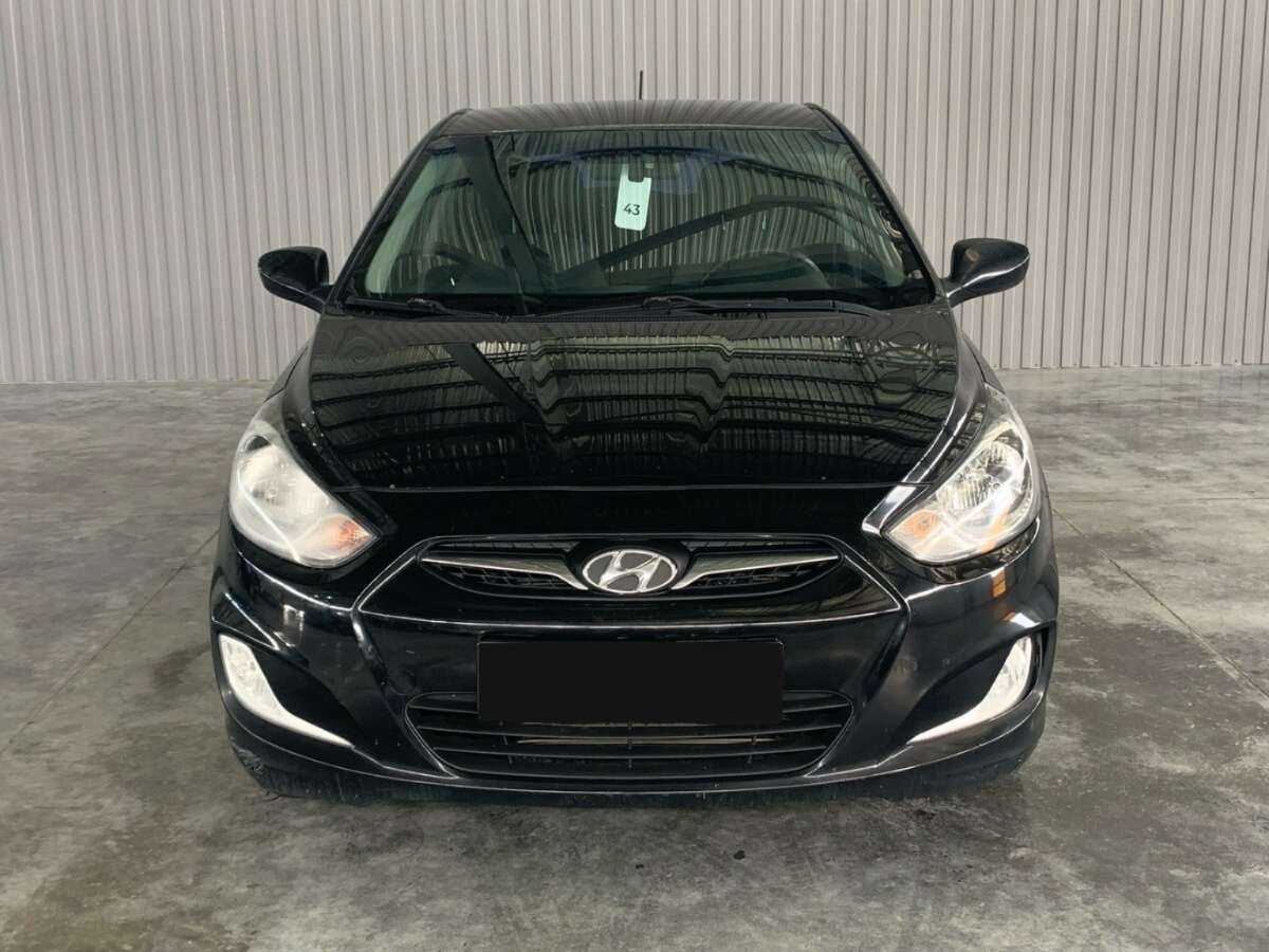 Купить Hyundai Solaris, 2012, 167 017 км, фото №2