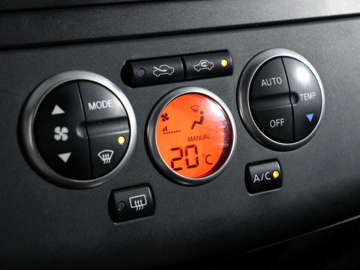 Купить Nissan Tiida, 2013, 136 945 км, фото №15