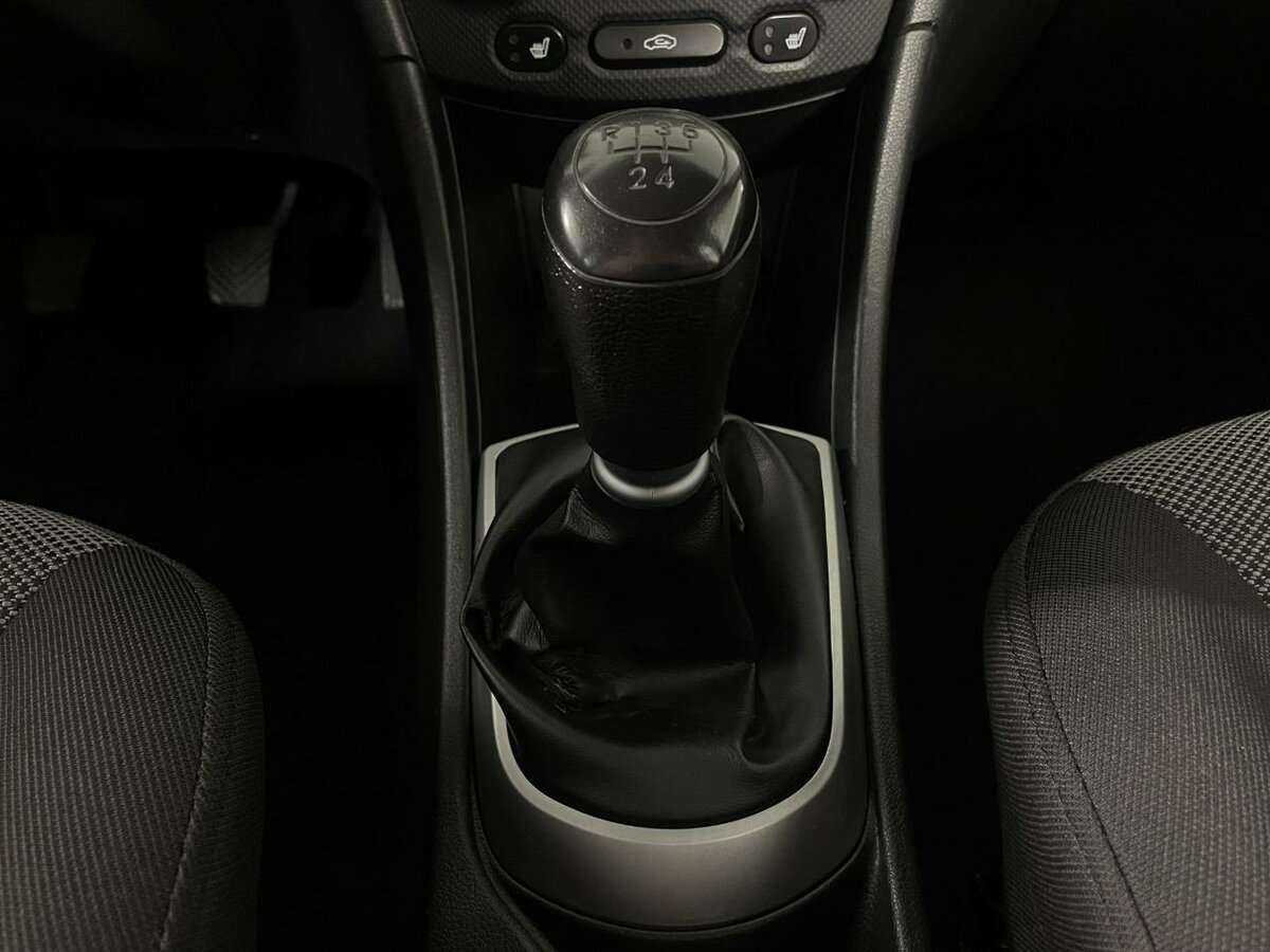 Купить Hyundai Solaris, 2012, 252 000 км, фото №13