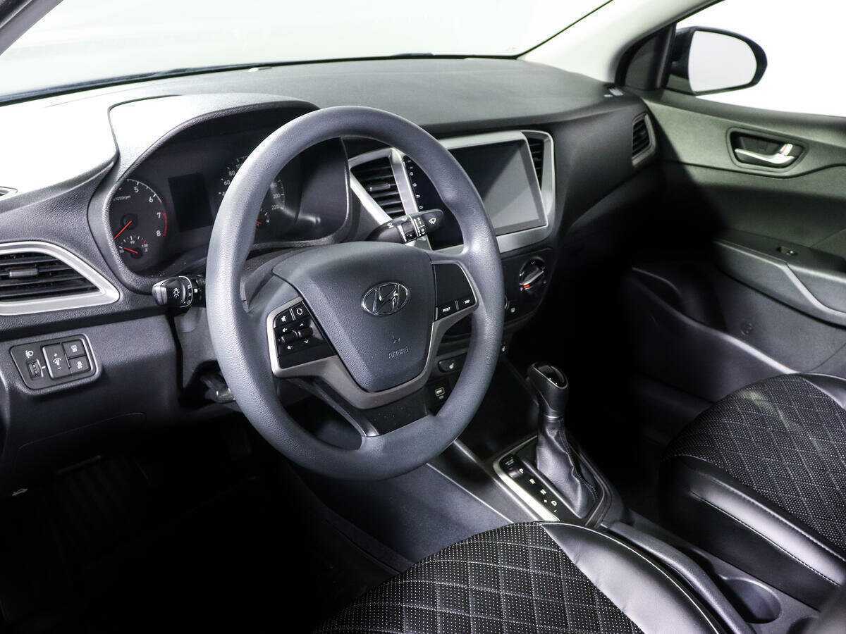 Купить Hyundai Solaris, 2019, 56 000 км, фото №2