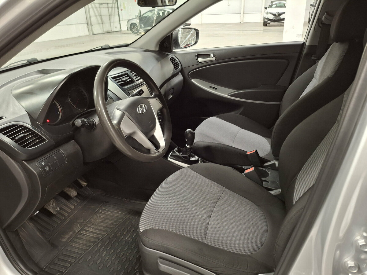 Купить Hyundai Solaris I, 2014, 291 865 км, фото №15