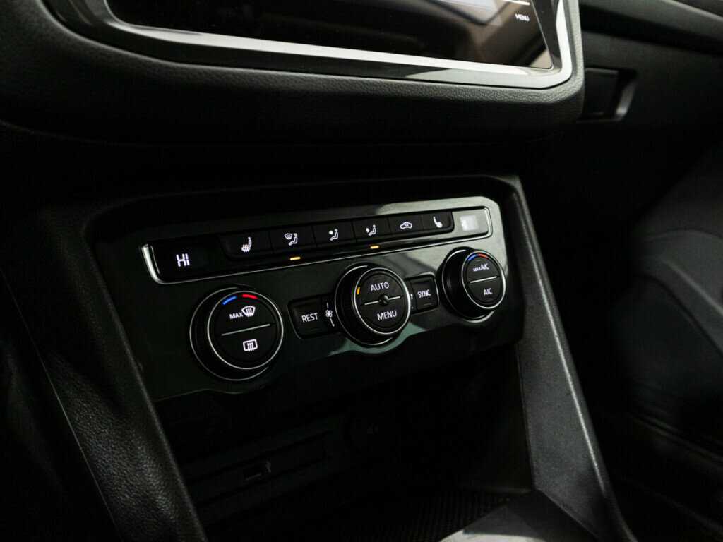 Купить Volkswagen Tiguan, 2019, 90 940 км, фото №17