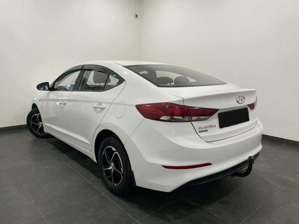 Купить Hyundai Elantra, 2016, 137 993 км, фото №3