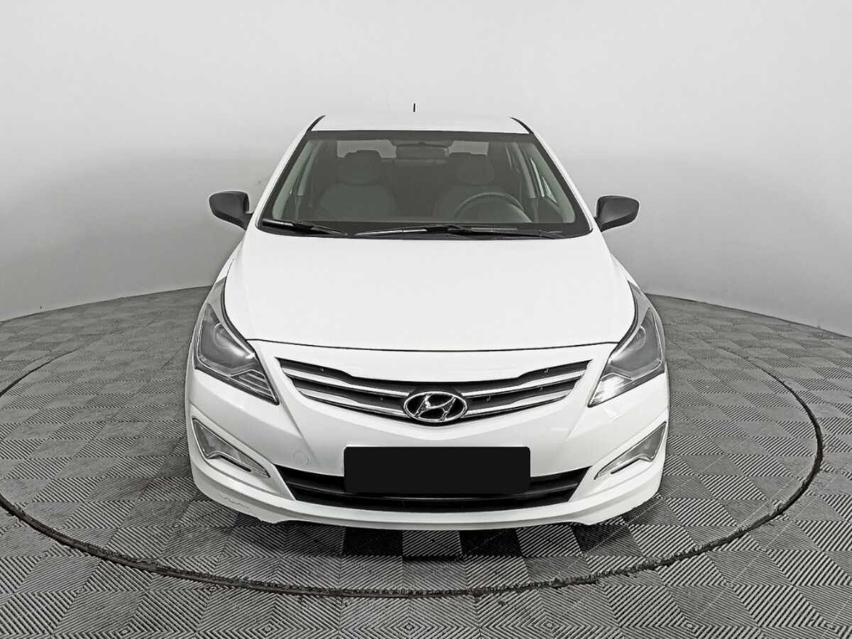 Купить Hyundai Solaris, 2015, 106 302 км, фото №2
