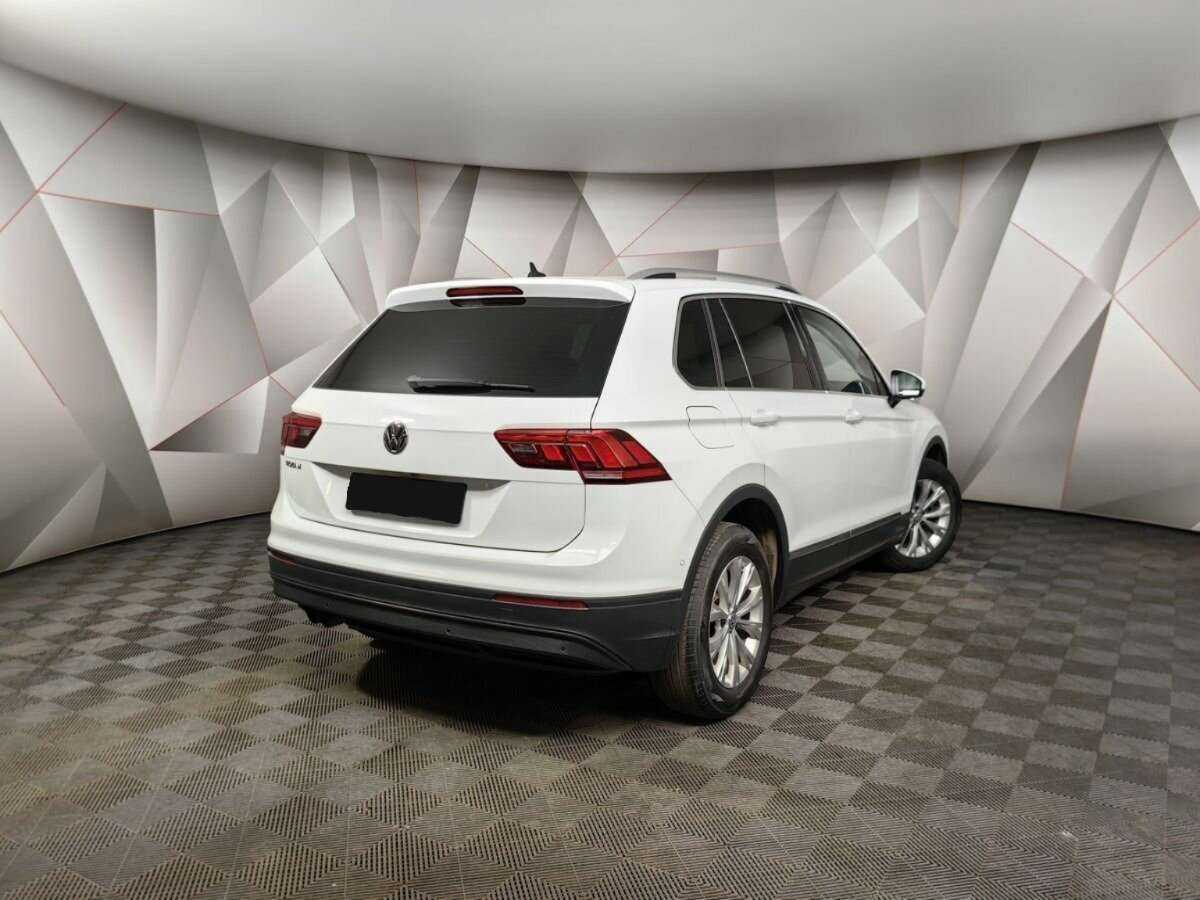 Купить Volkswagen Tiguan, 2018, 133 225 км, фото №2