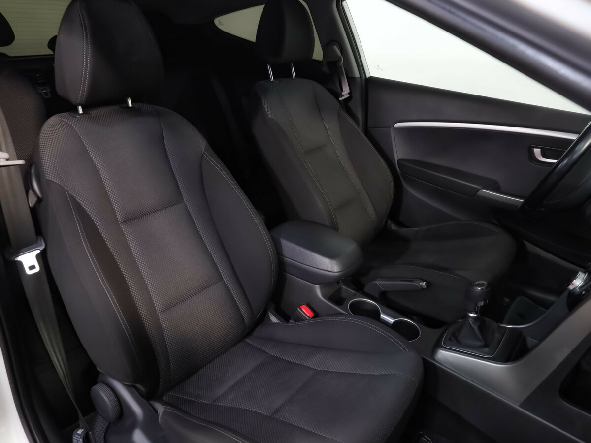Купить Hyundai i30 II, 2013, 78 939 км, фото №17