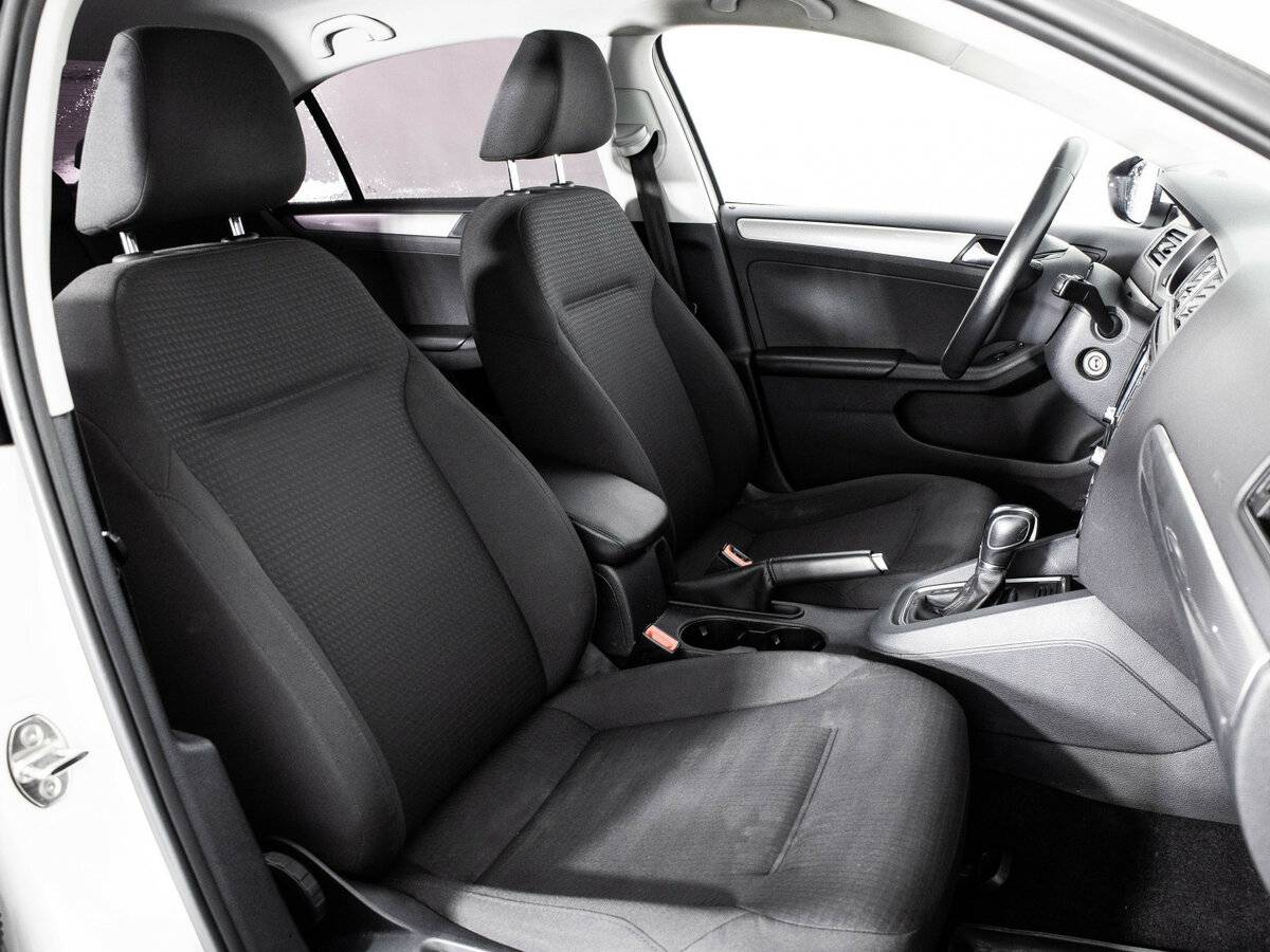 Купить Volkswagen Jetta VI Рестайлинг, 2016, 133 444 км, фото №10