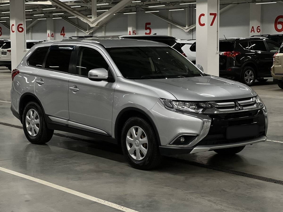 Купить Mitsubishi Outlander, 2017, 107 670 км, фото №3