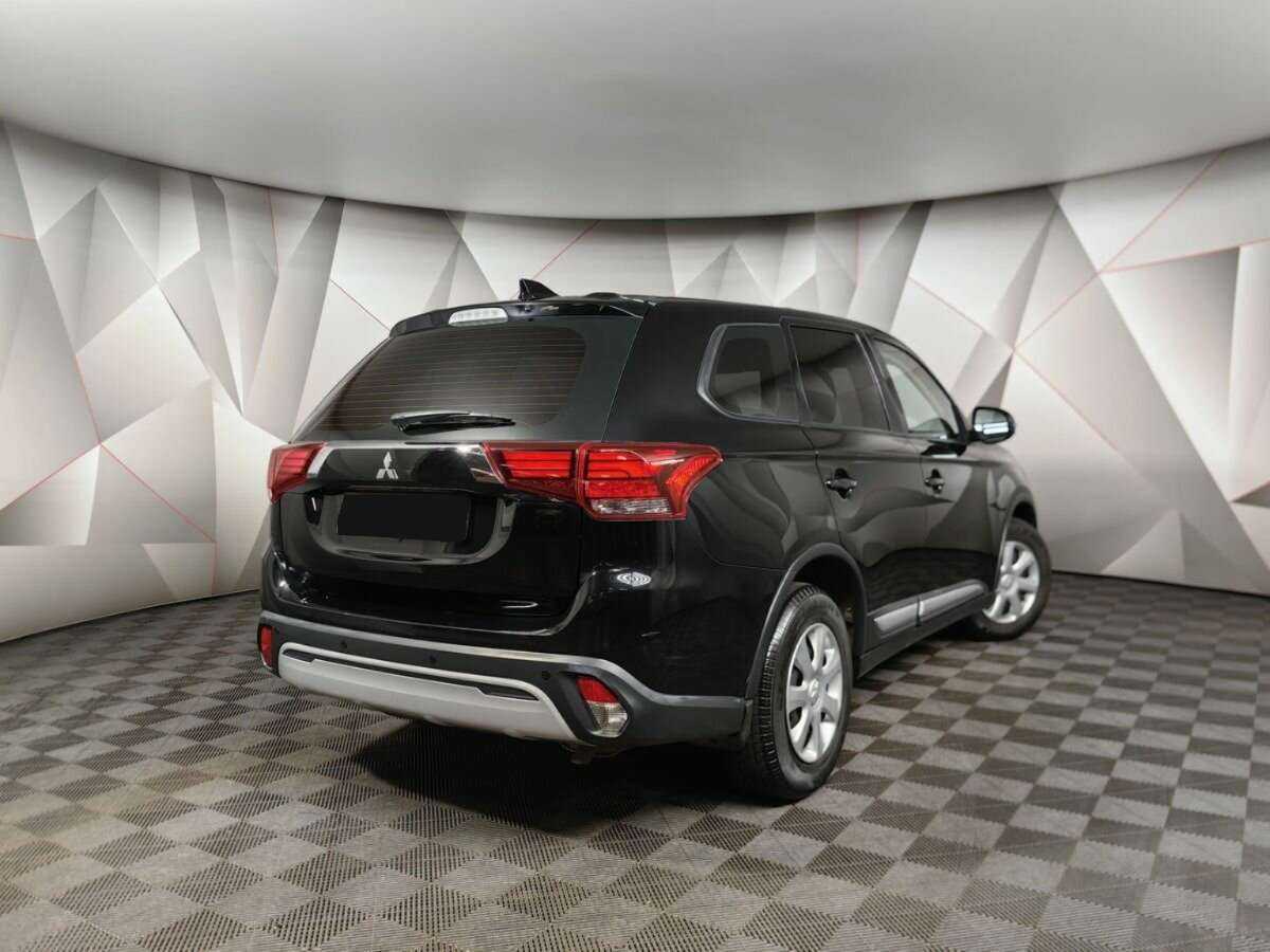 Купить Mitsubishi Outlander, 2018, 117 219 км, фото №2