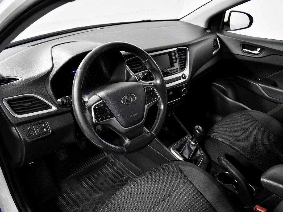 Купить Hyundai Solaris II, 2018, 217 406 км, фото №9