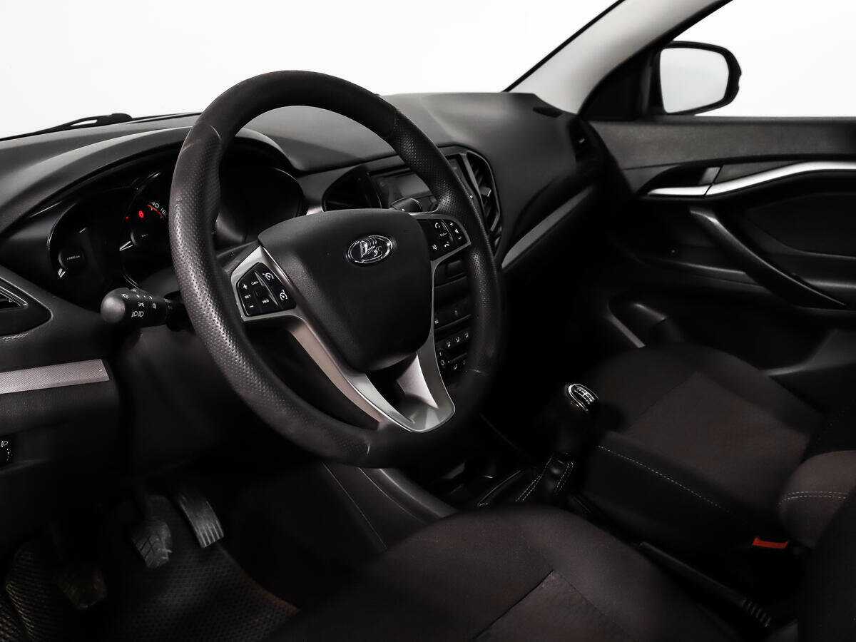 Купить Lada (ВАЗ) Vesta SW, 2019, 106 306 км, фото №9
