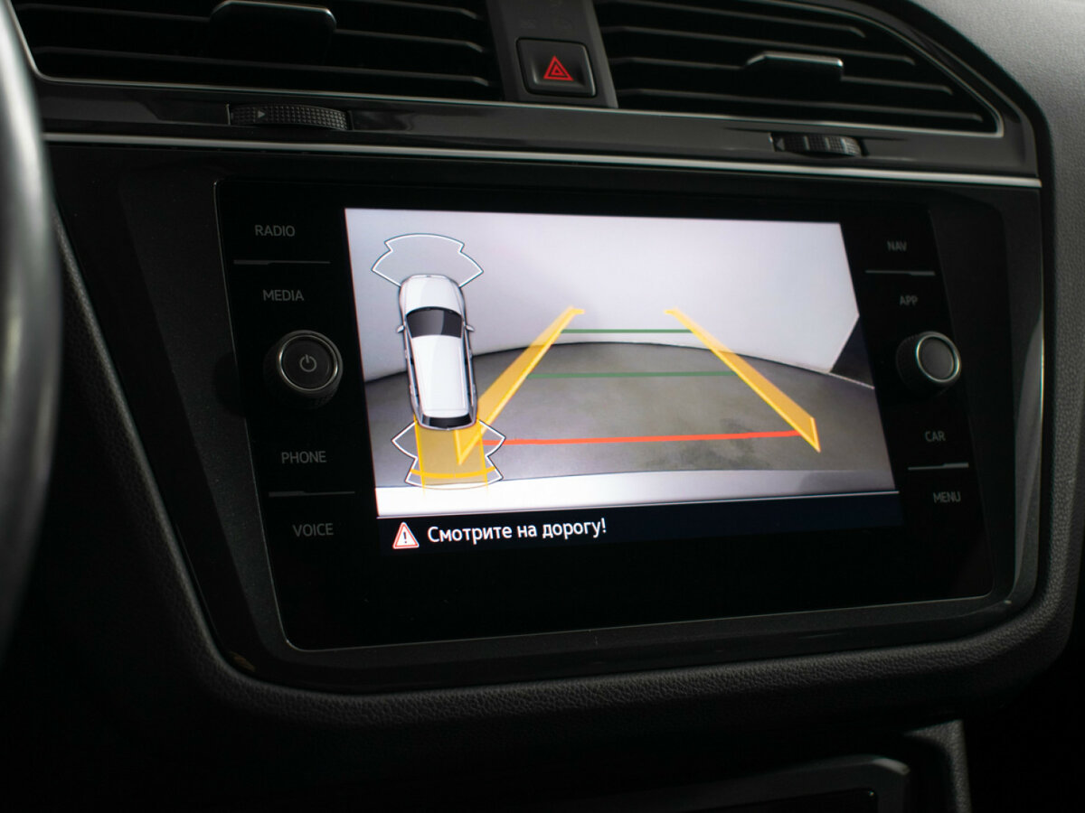 Купить Volkswagen Tiguan II Рестайлинг, 2021, 107 400 км, фото №14