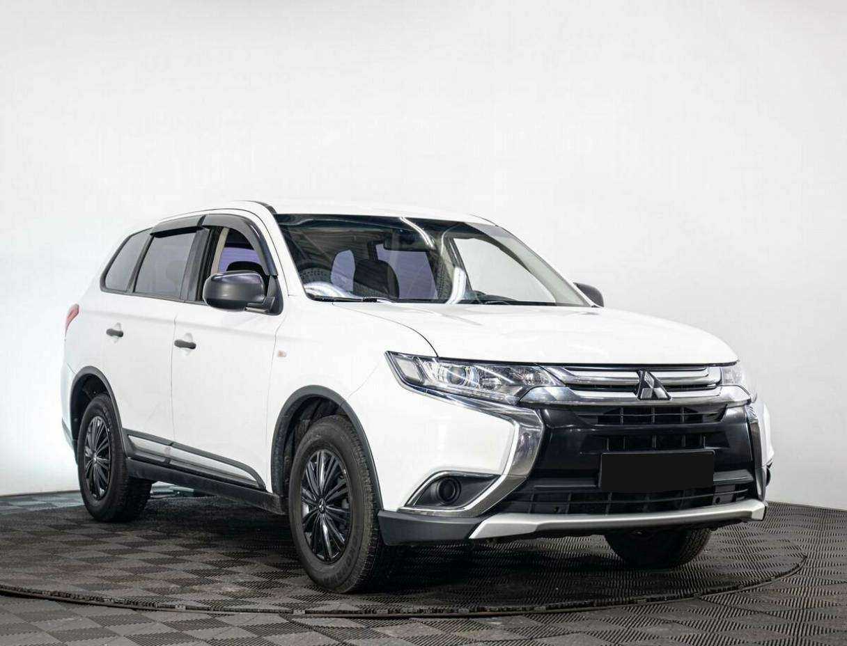 Купить Mitsubishi Outlander, 2018, 140 000 км, фото №3
