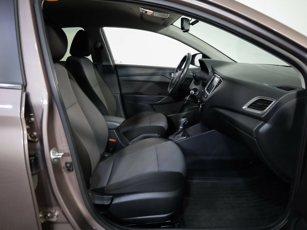 Купить Hyundai Solaris II, 2019, 147 201 км, фото №19