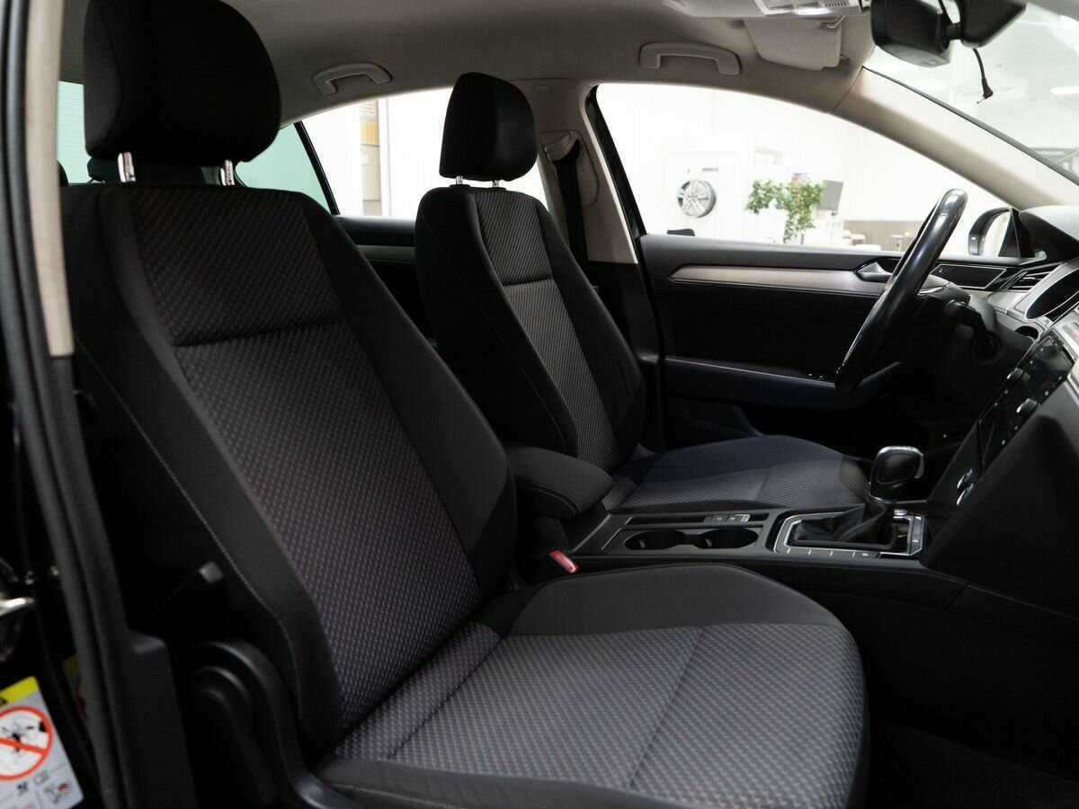 Купить Volkswagen Passat DSG6, 2017, 161 748 км, фото №9