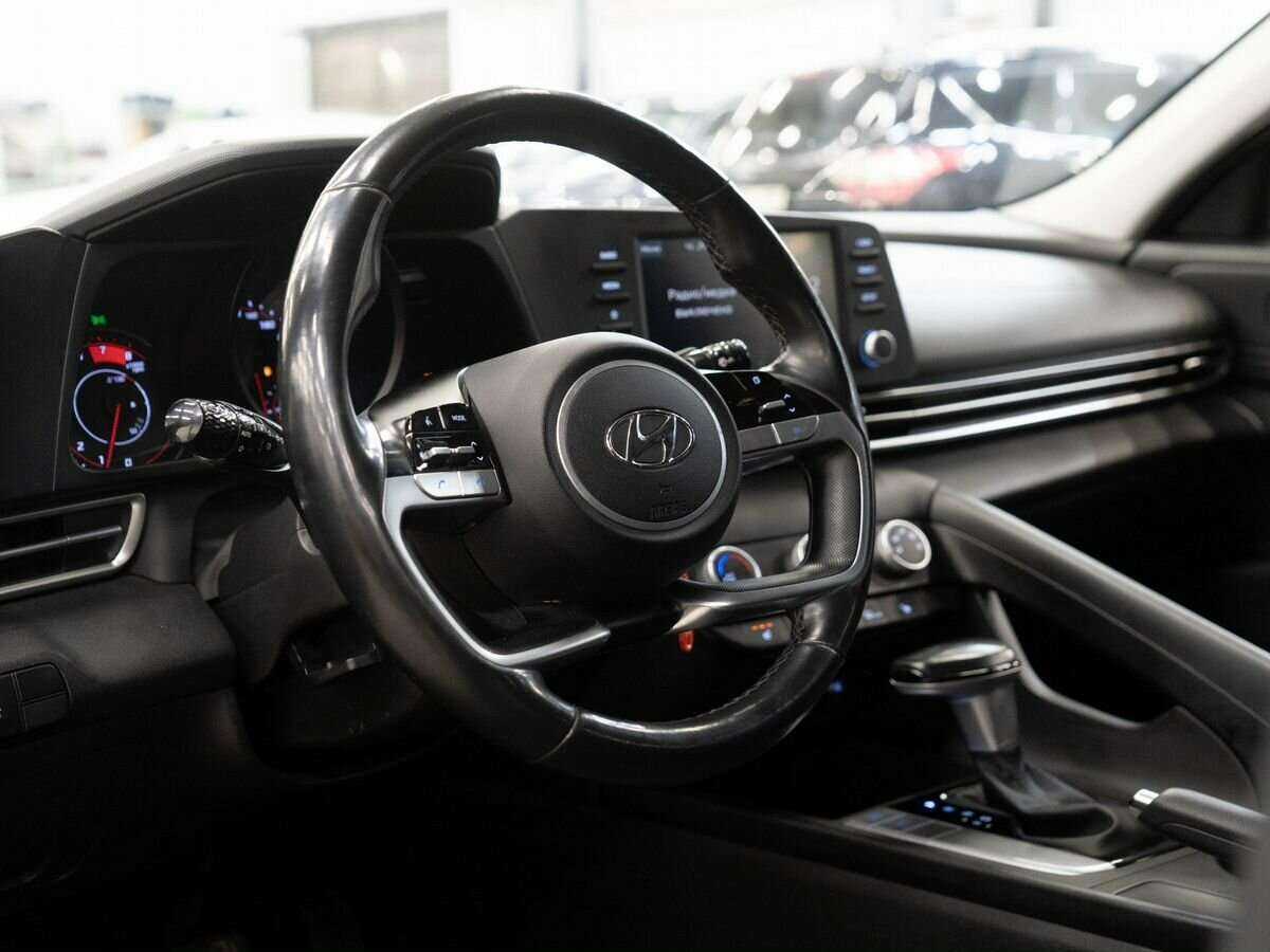 Купить Hyundai Elantra, 2021, 61 830 км, фото №5