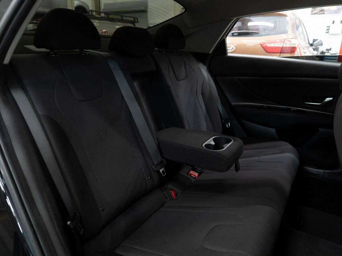 Купить Hyundai Elantra, 2021, 61 830 км, фото №9