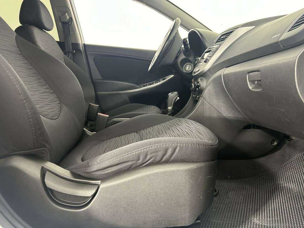 Купить Hyundai Solaris, 2015, 130 893 км, фото №14