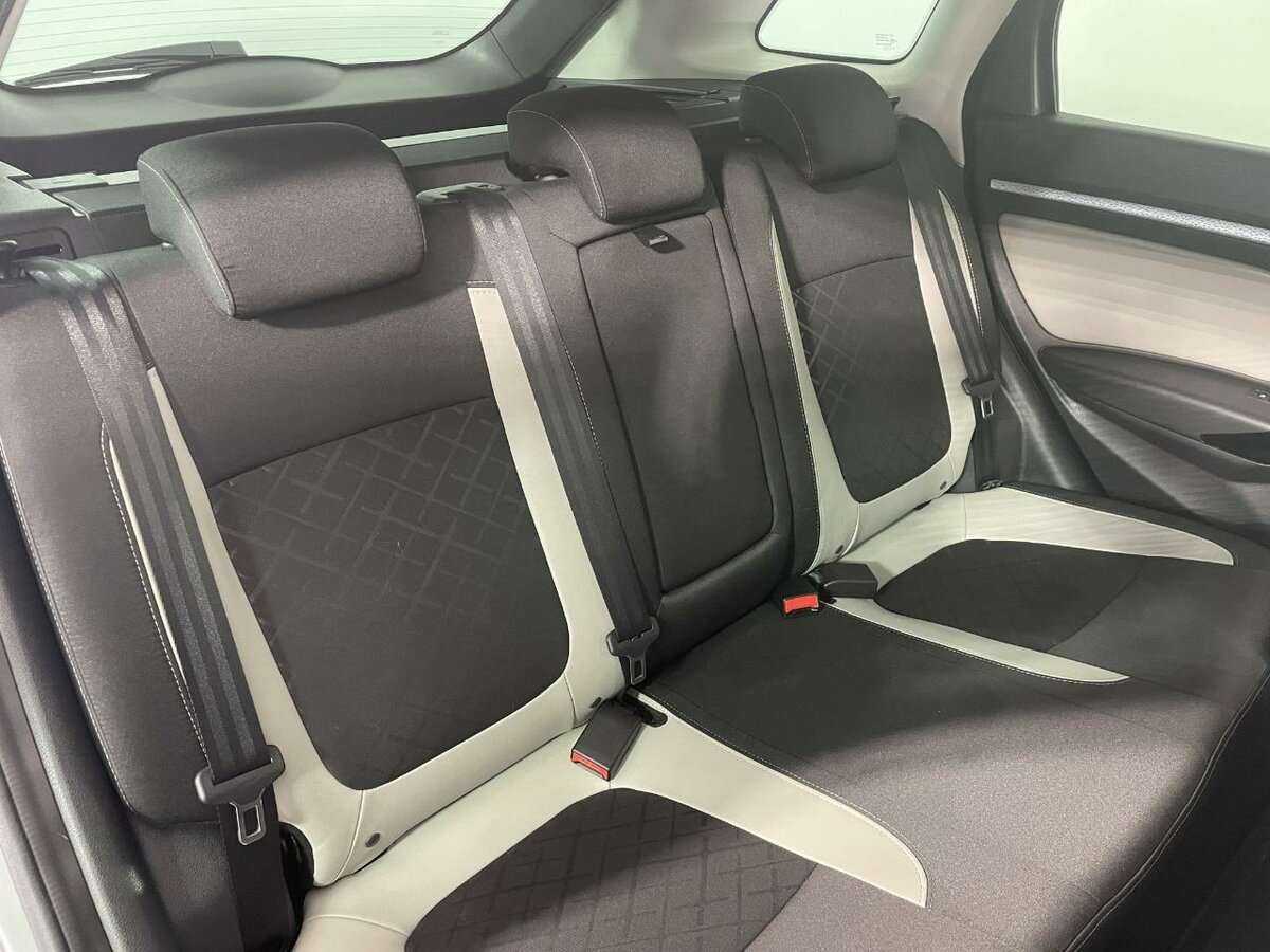 Купить Lada (ВАЗ) Vesta SW Cross, 2018, 86 684 км, фото №15