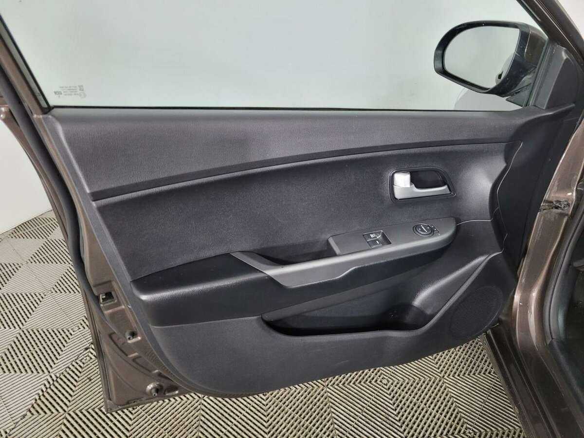 Купить Kia Rio, 2016, 110 000 км, фото №8