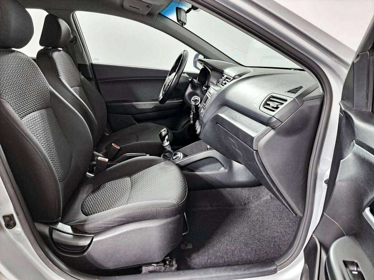 Купить Kia Rio, 2015, 181 238 км, фото №9