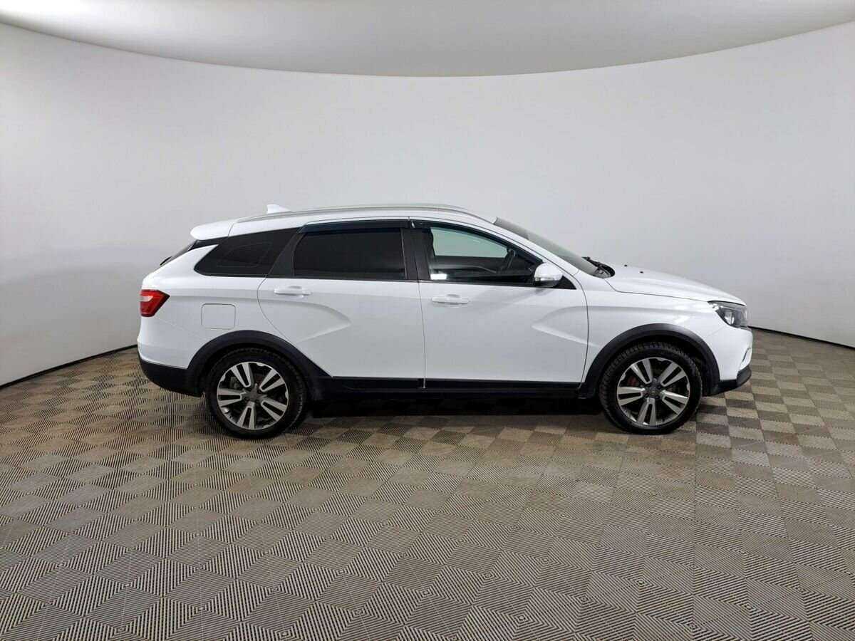 Купить Lada (ВАЗ) Vesta SW Cross, 2018, 98 000 км, фото №4