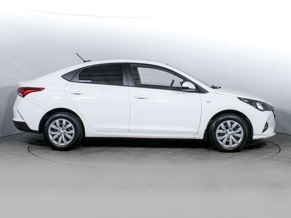 Купить Hyundai Solaris, 2021, 66 811 км, фото №4