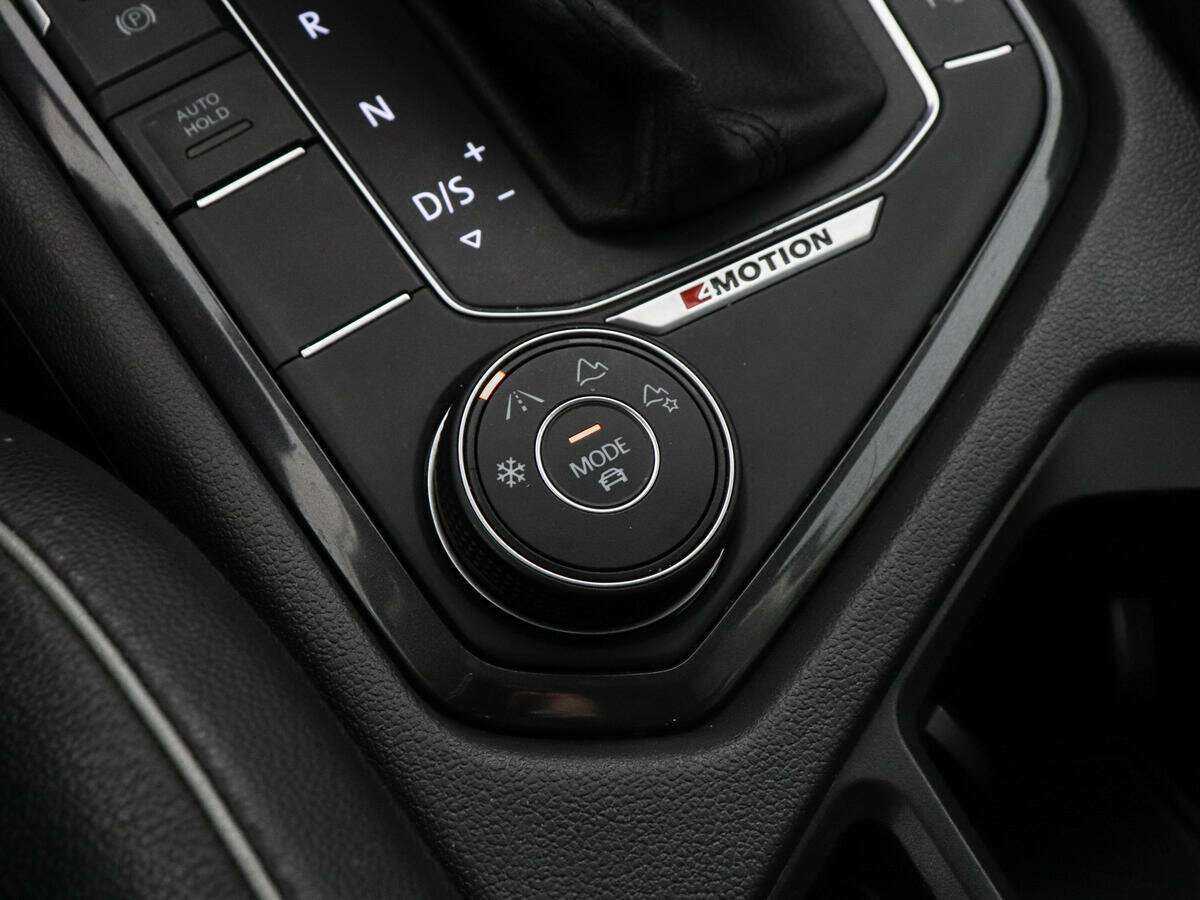 Купить Volkswagen Tiguan, 2018, 106 310 км, фото №10