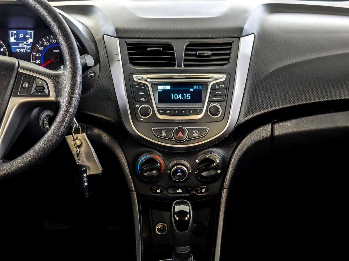 Купить Hyundai Solaris, 2015, 184 890 км, фото №13