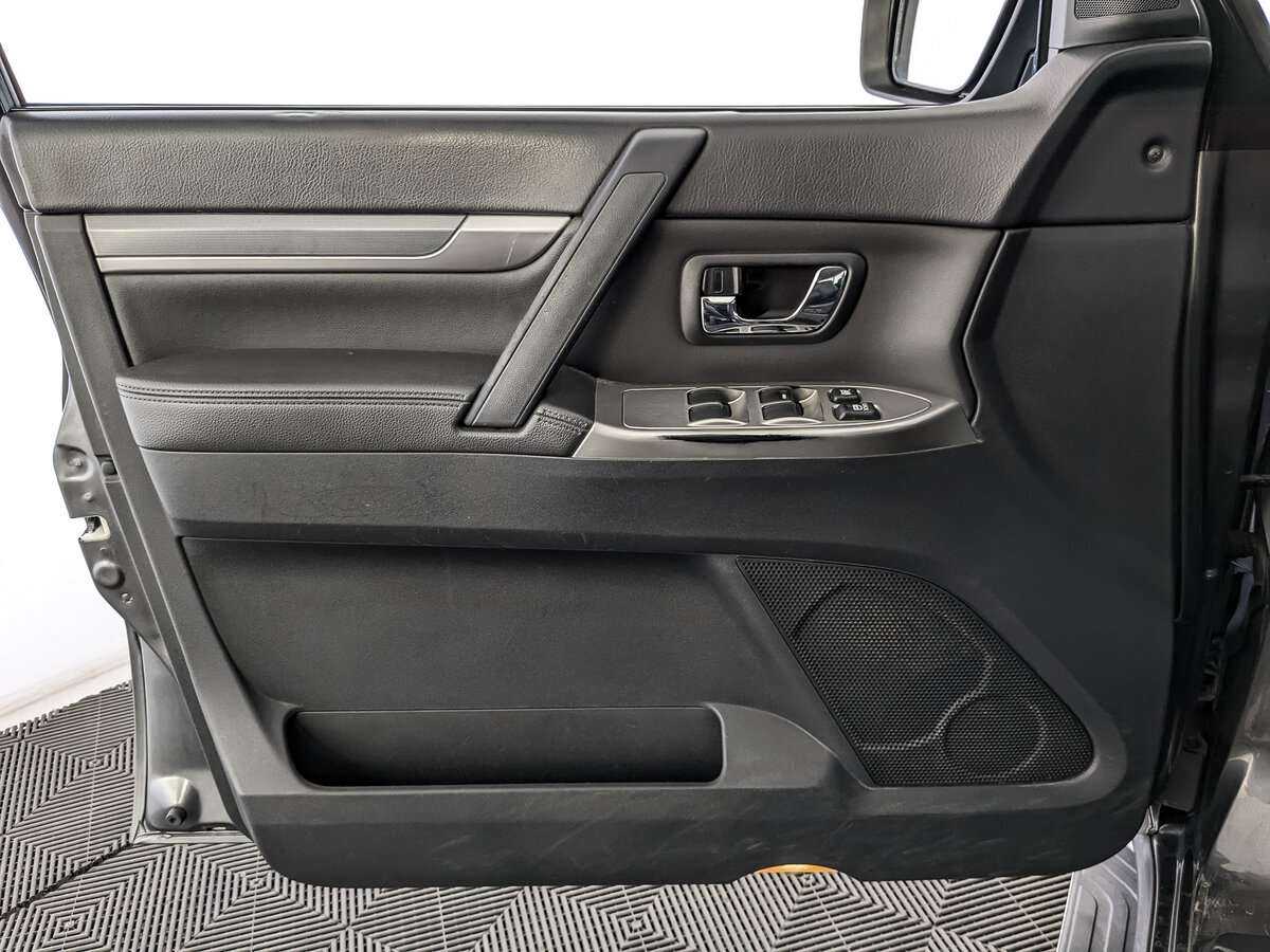 Купить Mitsubishi Pajero, 2013, 297 525 км, фото №19