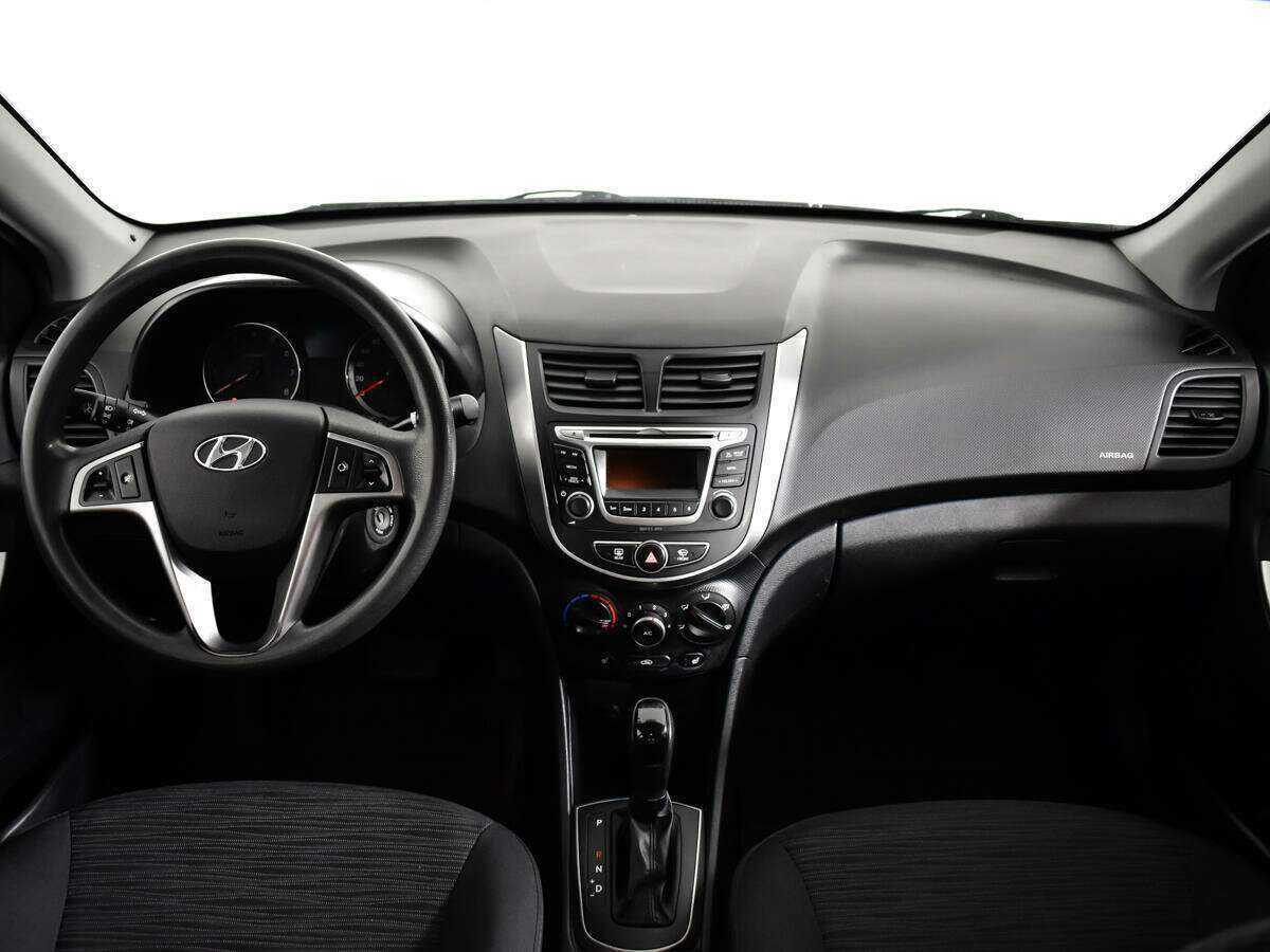Купить Hyundai Solaris, 2015, 150 953 км, фото №12
