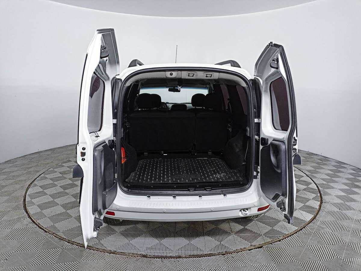 Купить Lada (ВАЗ) Largus, 2017, 168 295 км, фото №10