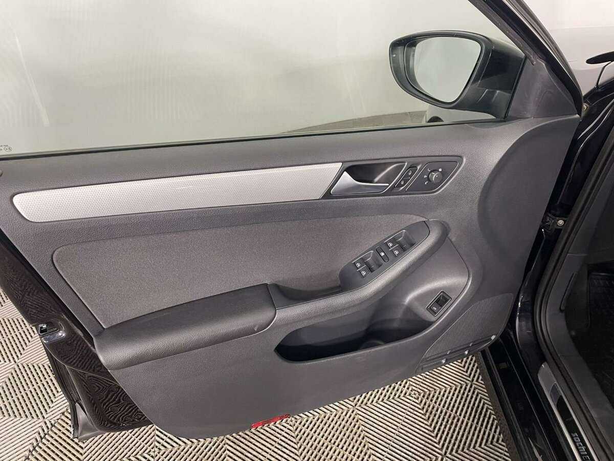 Купить Volkswagen Jetta, 2013, 135 662 км, фото №8