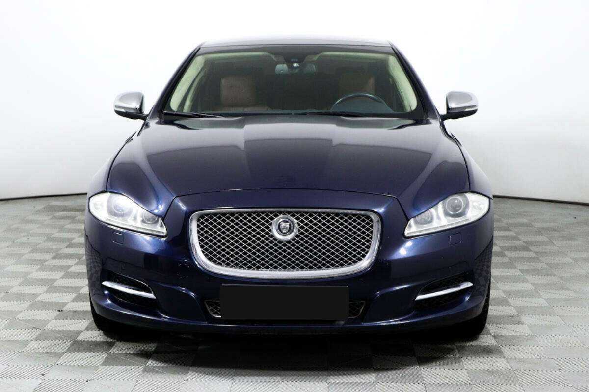 Jaguar XJ