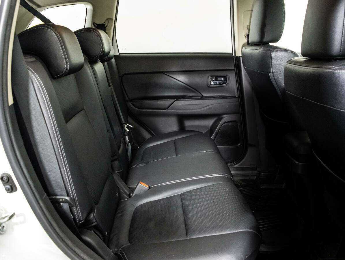 Купить Mitsubishi Outlander, 2018, 59 437 км, фото №10