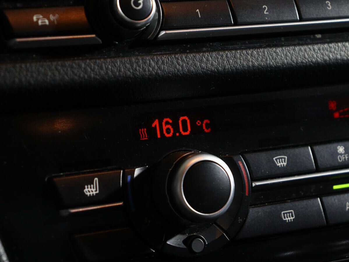 Купить BMW 5 серии 520d, 2016, 128 242 км, фото №15