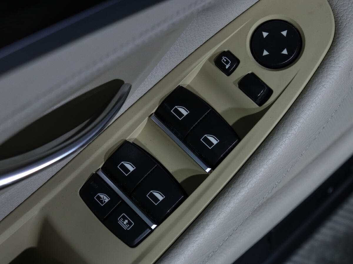 Купить BMW 5 серии 535i xDrive, 2012, 116 498 км, фото №19