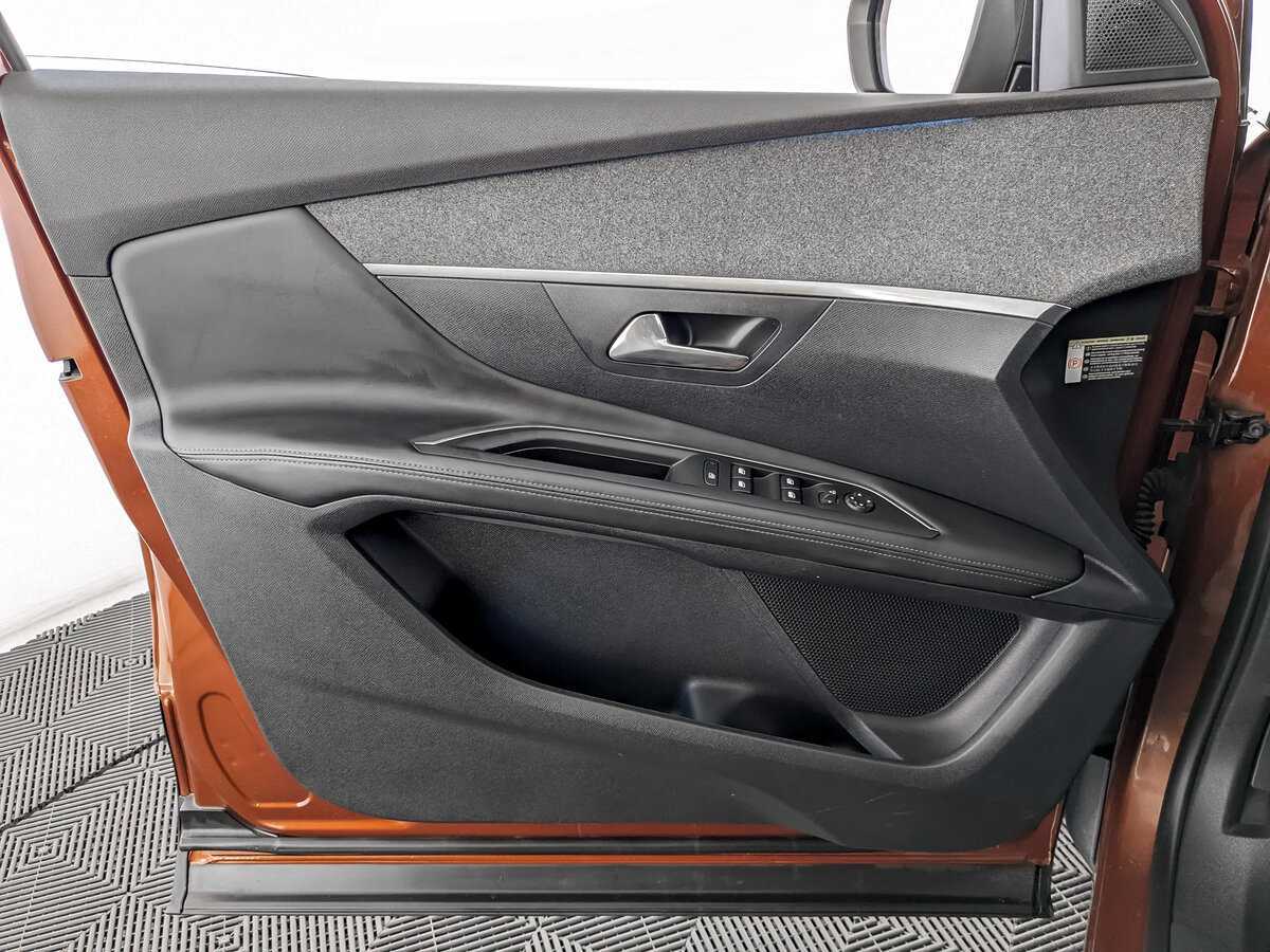 Купить Peugeot 3008, 2017, 91 000 км, фото №15