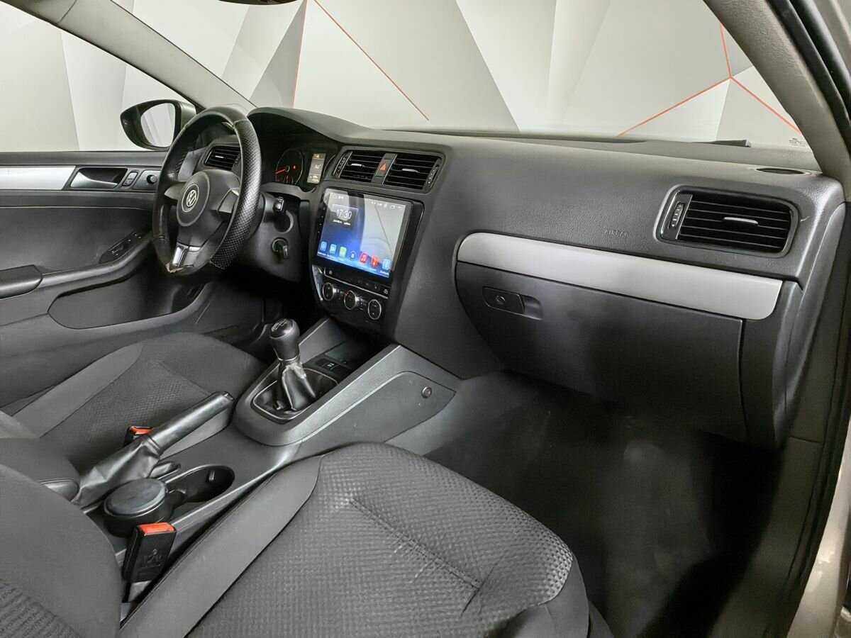 Купить Volkswagen Jetta, 2012, 174 887 км, фото №9
