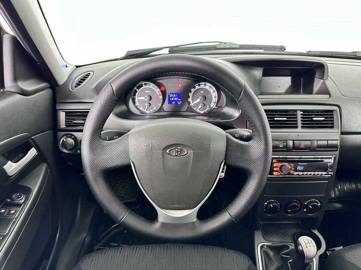 Купить Lada (ВАЗ) Priora, 2017, 118 162 км, фото №10