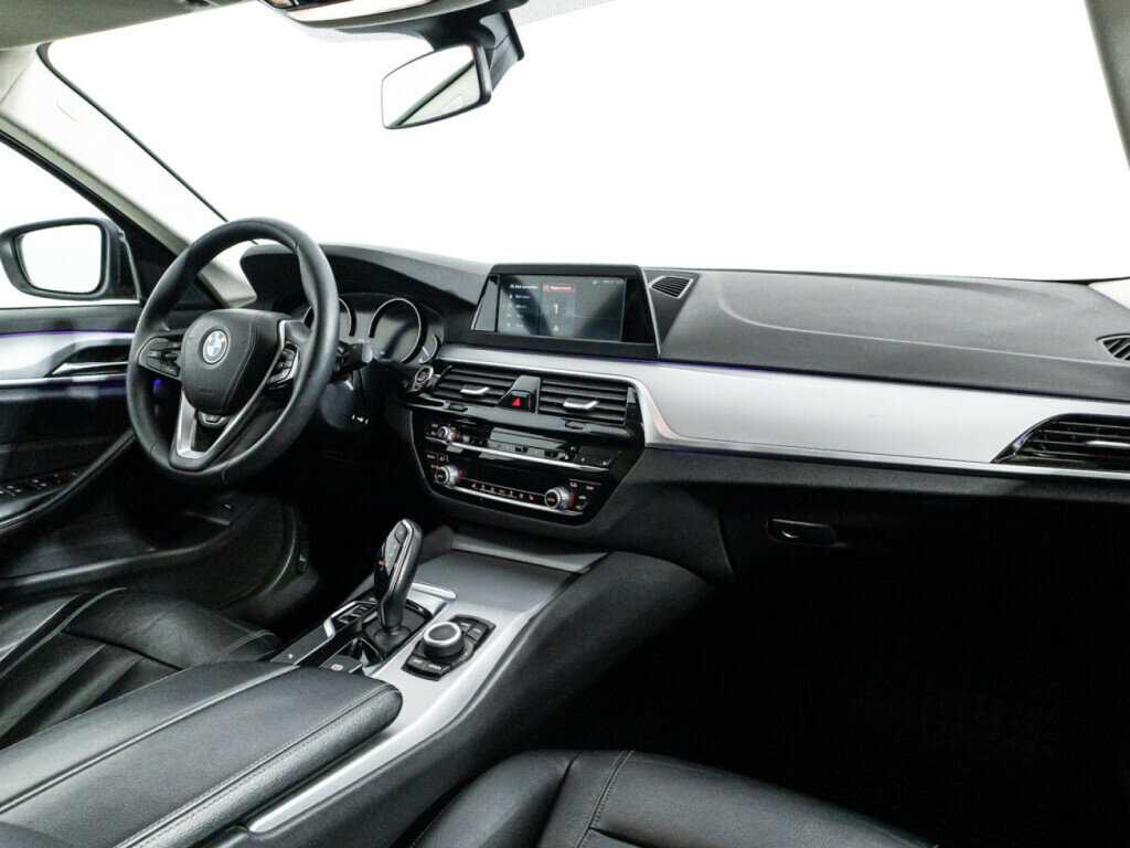 Купить BMW 5 серии 520d, 2018, 136 443 км, фото №9