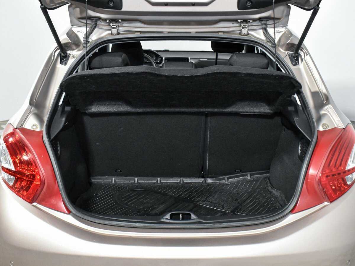 Купить Peugeot 208, 2014, 68 000 км, фото №22