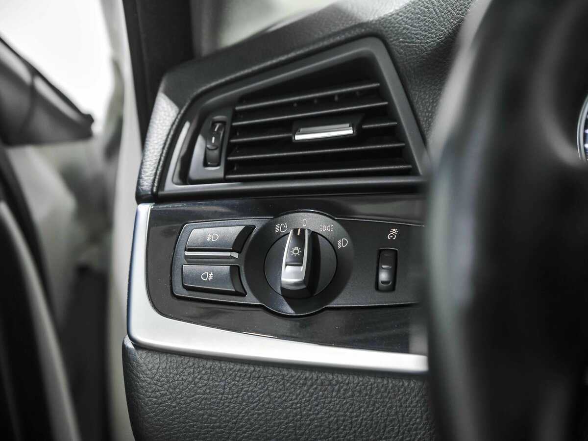 Купить BMW 5 серии 520i, 2013, 213 136 км, фото №13