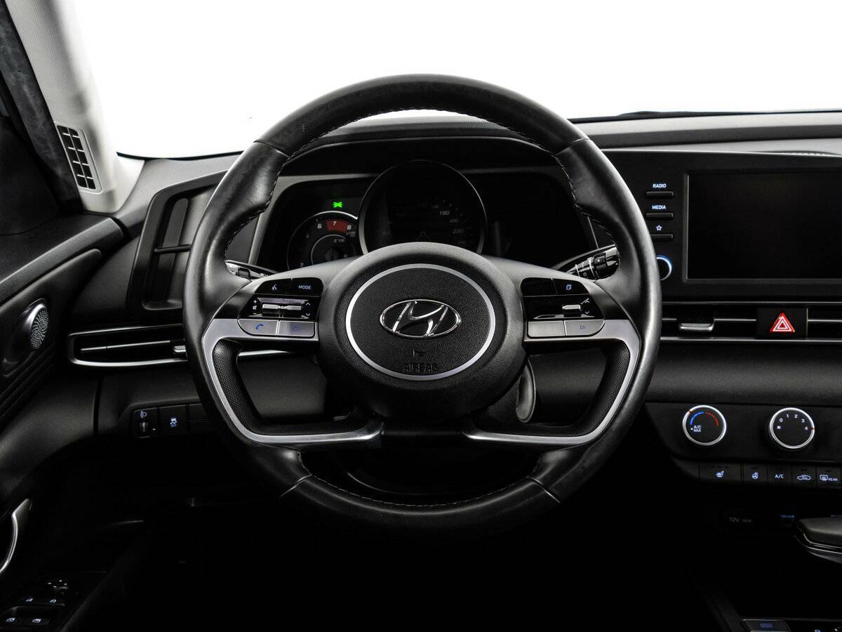 Купить Hyundai Elantra, 2021, 43 121 км, фото №13