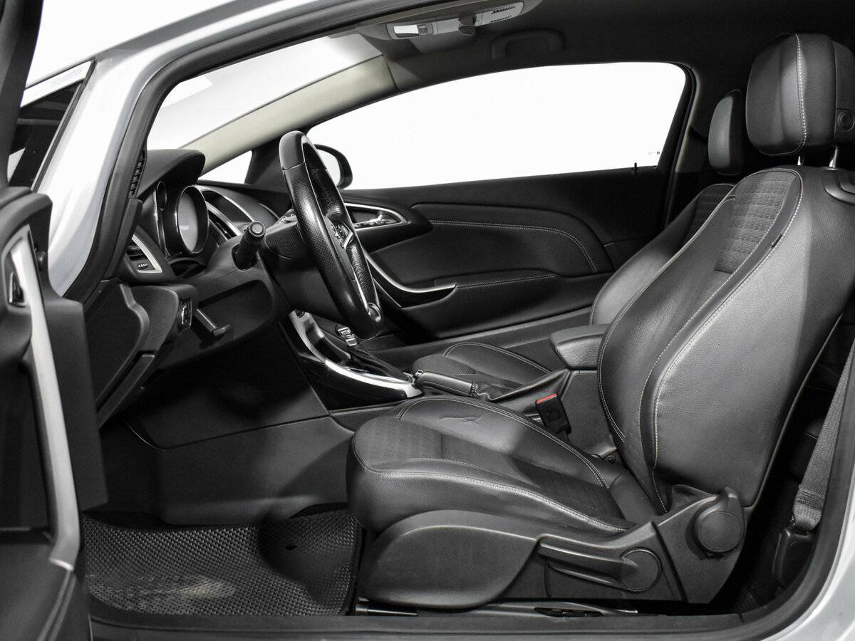 Купить Opel Astra GTC, 2012, 200 110 км, фото №10