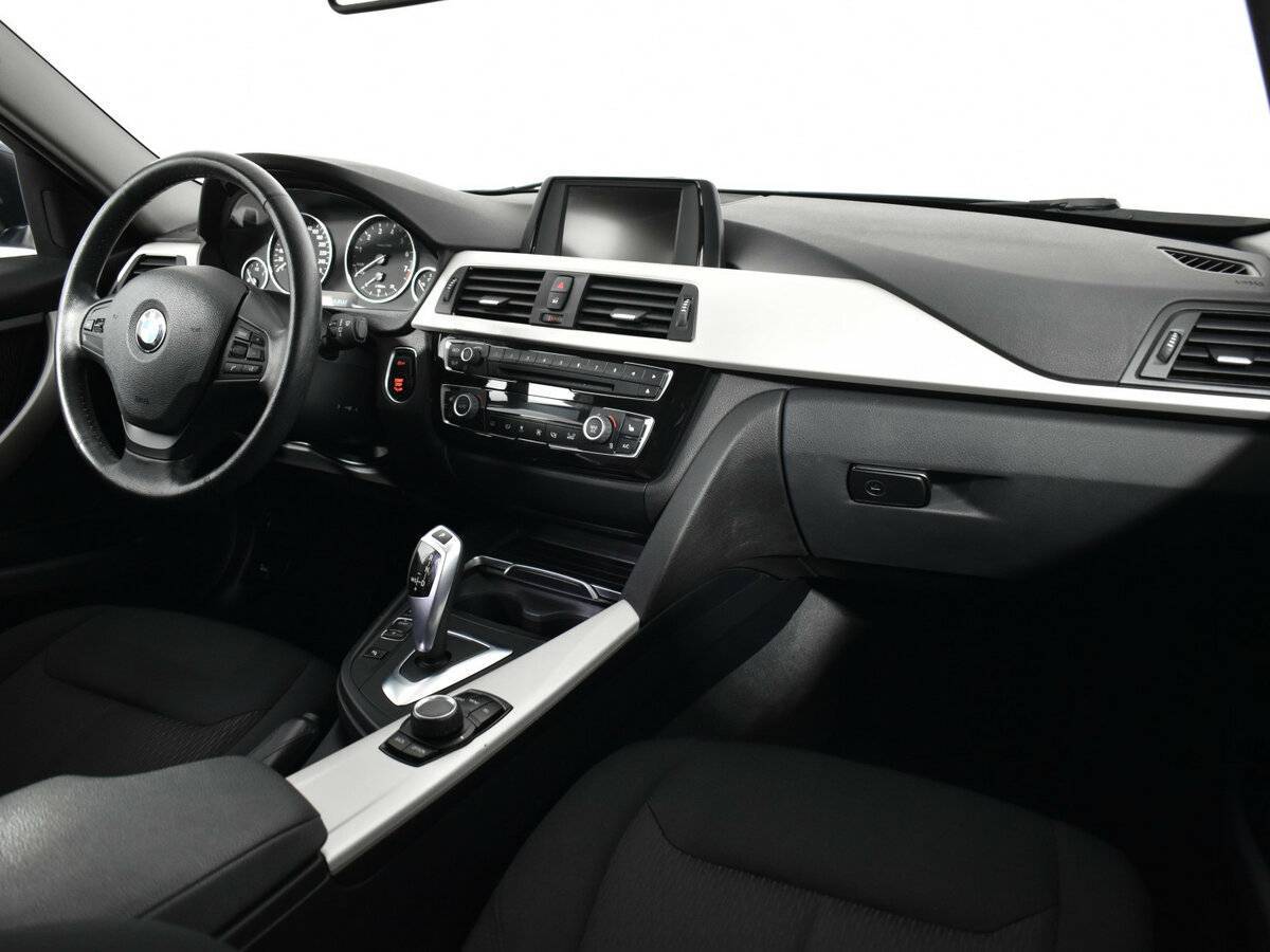 Купить BMW 3 серии 318i, 2015, 80 750 км, фото №10