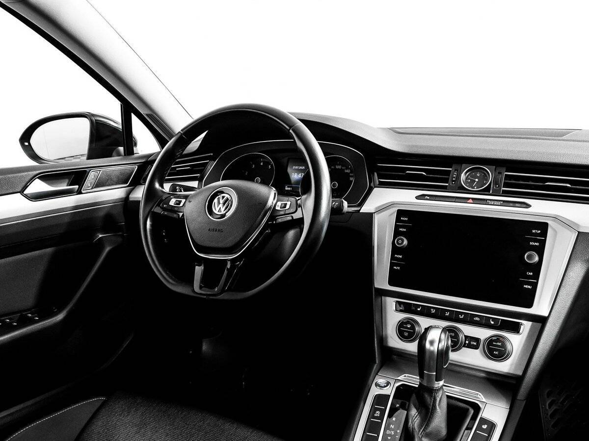Купить Volkswagen Passat, 2018, 99 000 км, фото №9